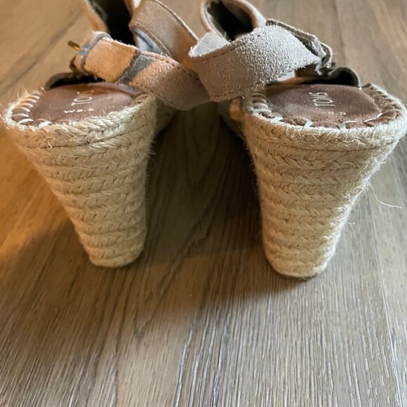 TOMS Gray Suede Espadrille Wedge Sandals Size 8.5 Minimalist Coastal Summer! - Picture 8 of 8